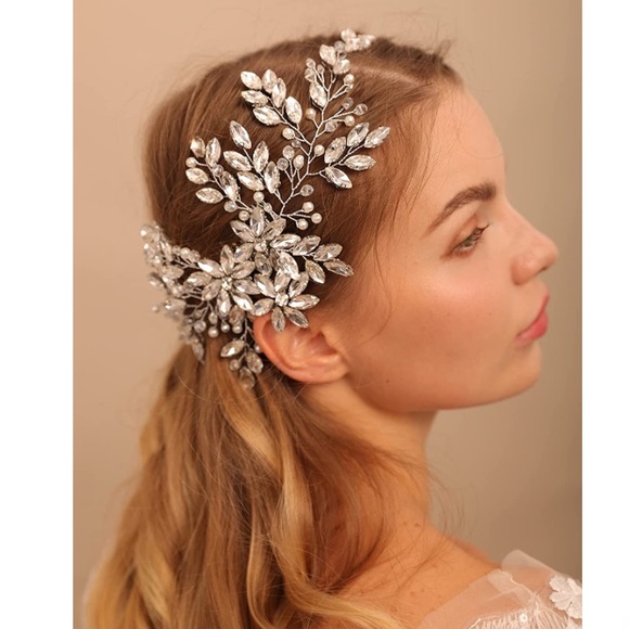 Rhinestone Crystal Flower Hair Comb - Picture 6 of 8